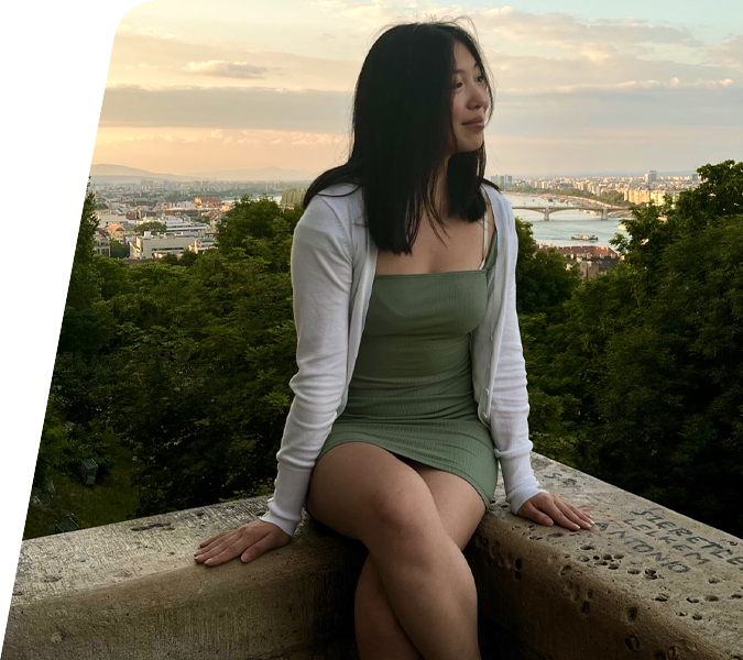 Sophie Hollowell Headshot