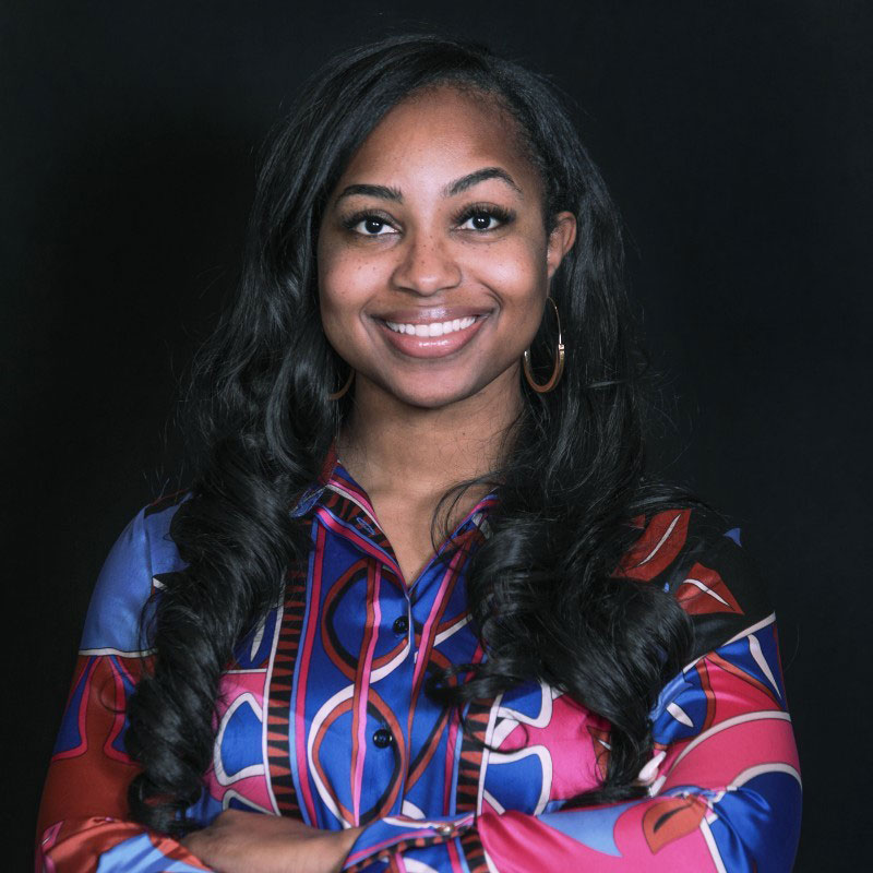 Headshot of Alexis Roe 